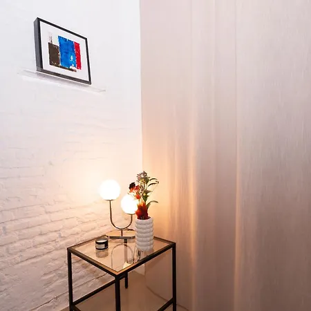 Petite California Dos De Mayo Apartment Seville