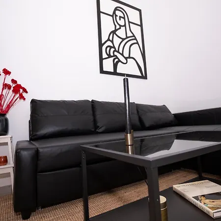 Petite California Dos De Mayo Apartment Seville